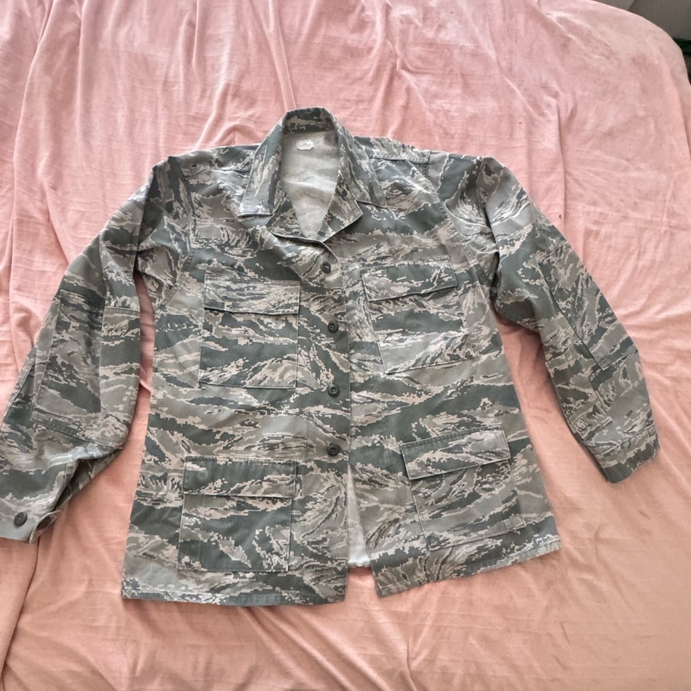 Title: USAF ABU Tiger Stripe Jacket – Size 42L DSCP Issue